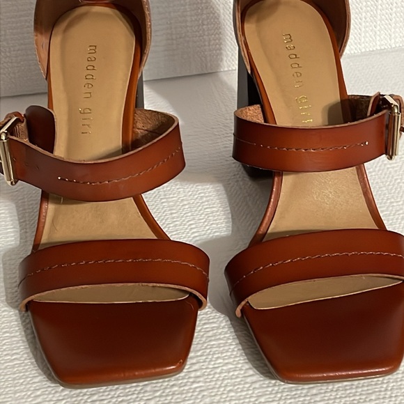 Madden girl, block heel sandals. - Picture 4 of 10